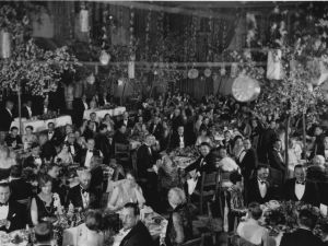 A photo from the banquet hall of the 1st Academy Awards in 1929
